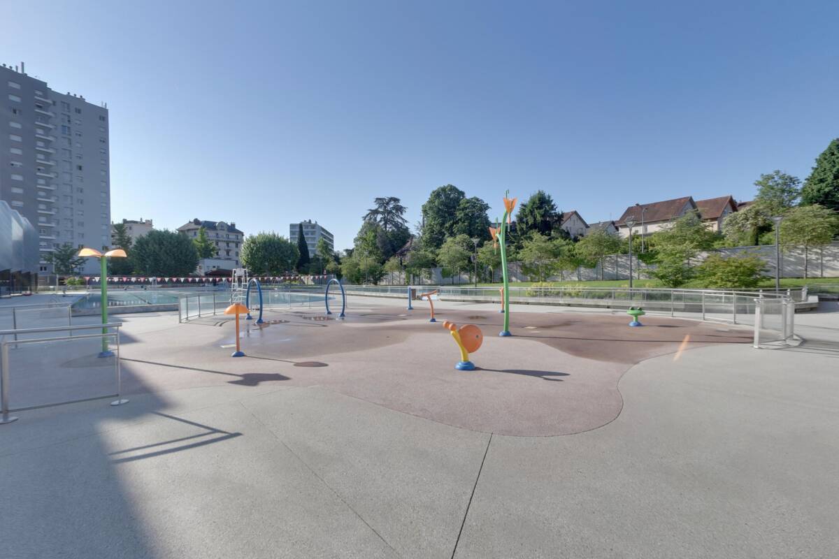 Espace jeux aquatiques de la piscine du Stade à Chambéry