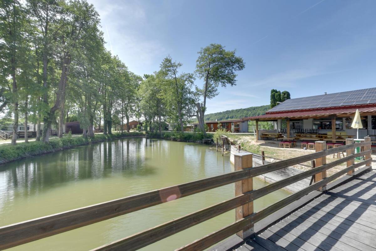 Accès vers le restaurant du camping