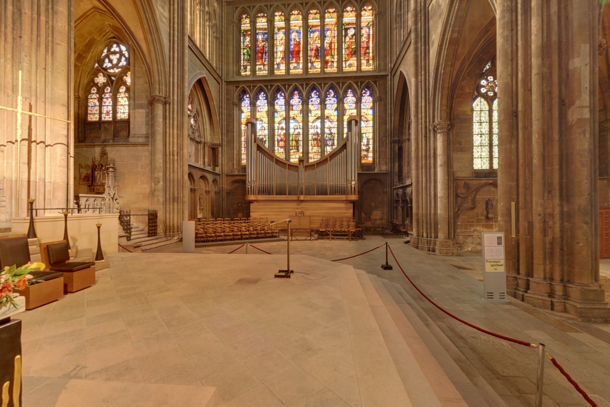 Choir and stained glass of Saint-Étienne cathedral