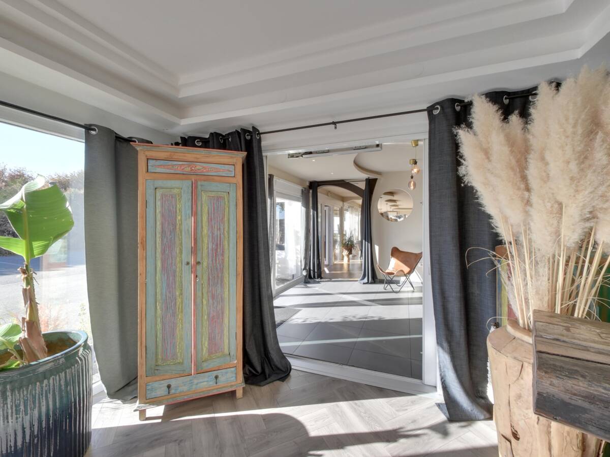 Private space for receptions