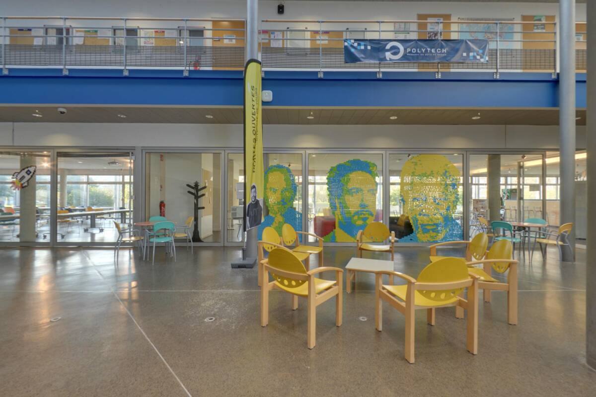 Inkomhal van de ingenieursschool
