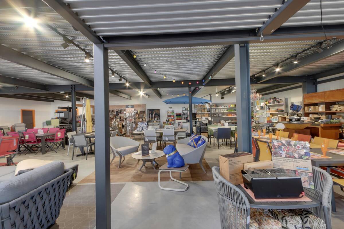 Garden lounges and parasols of the showroom