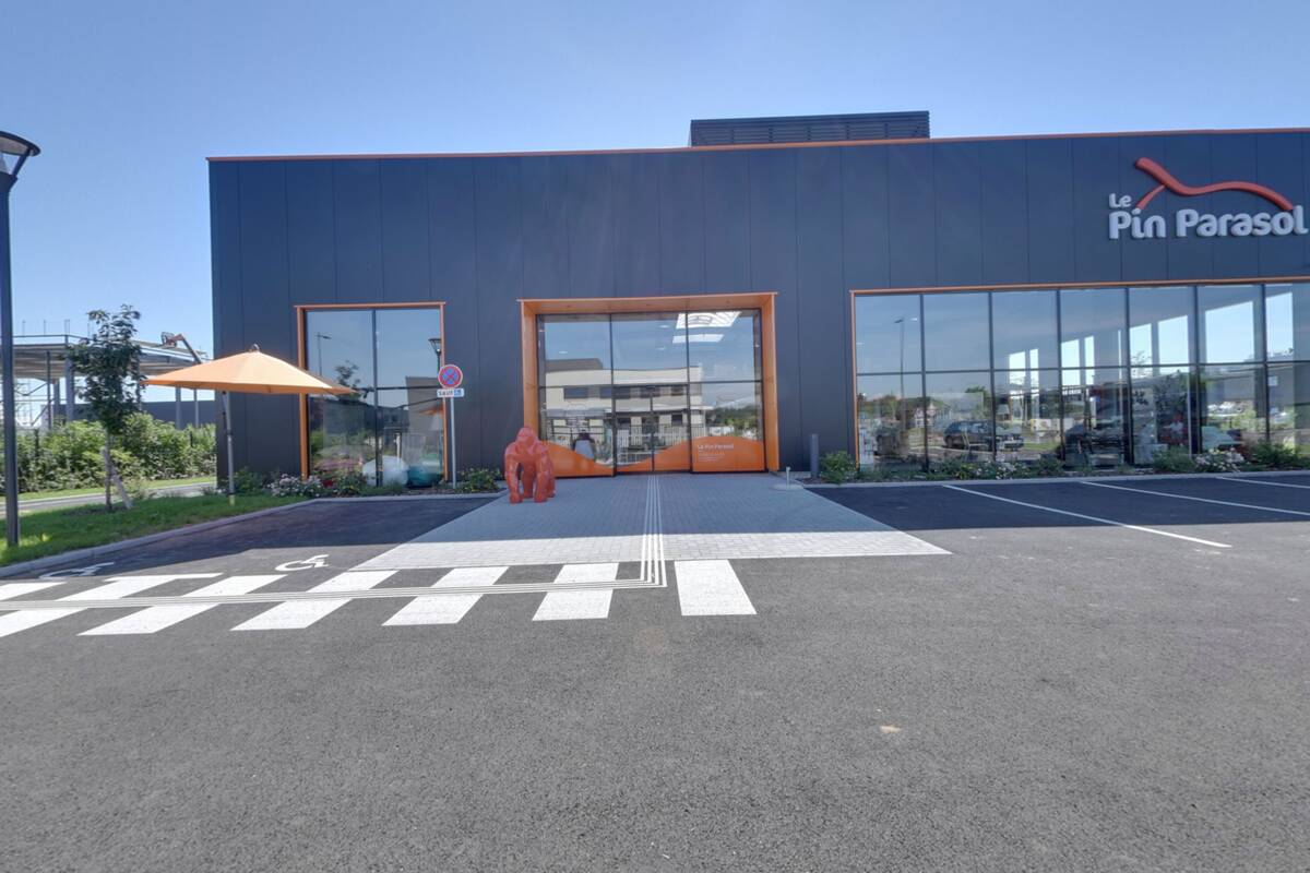 Showroom d'aménagement extérieur Le Pin Parasol à Reichstett