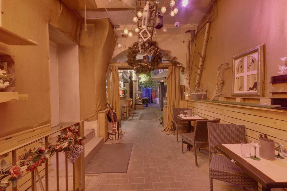 The Gourmandizes dining room in evening atmosphere