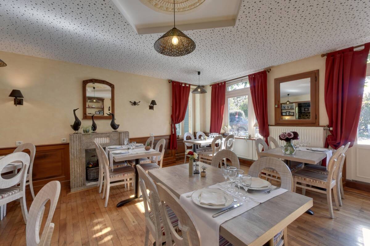 La petite salle intime du restaurant