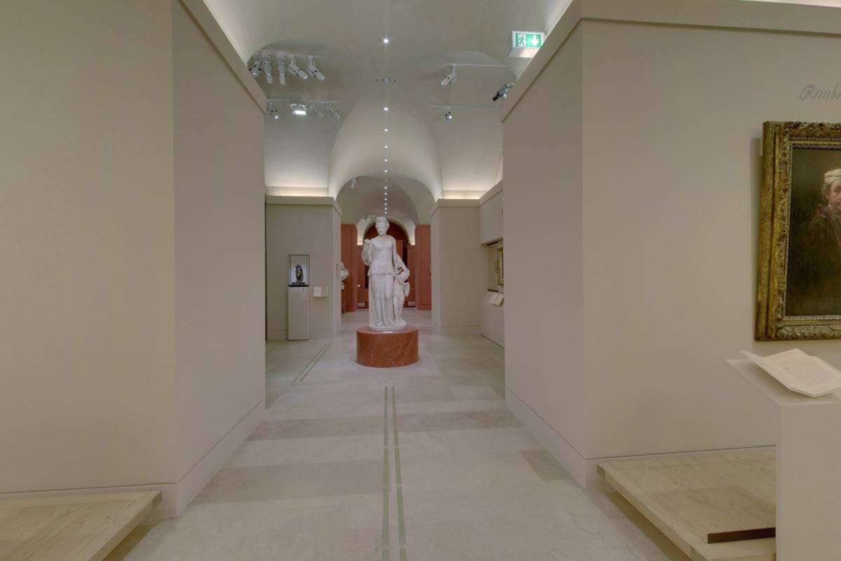 The "Self-portraits" room of the Petite Galerie